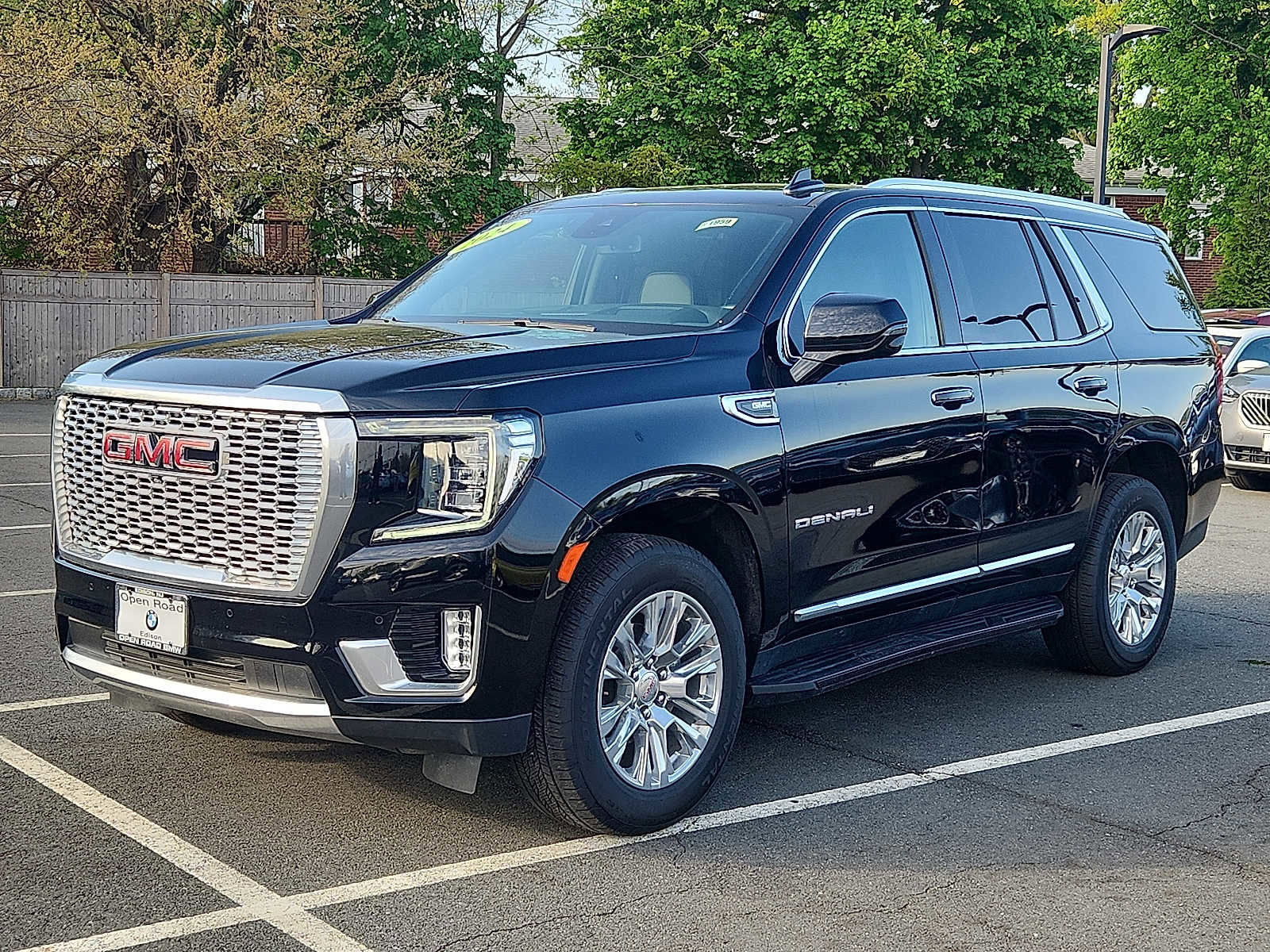 Used 2024 GMC Yukon Denali AWD/4WD image 3