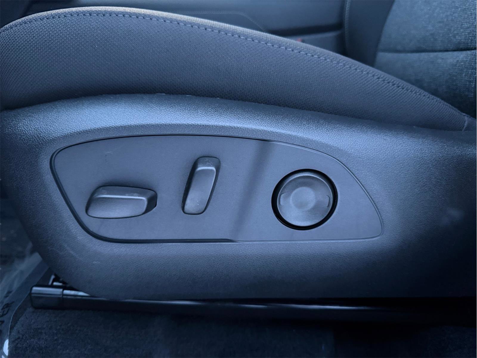 New 2026 GMC Acadia Elevation FWD image 27