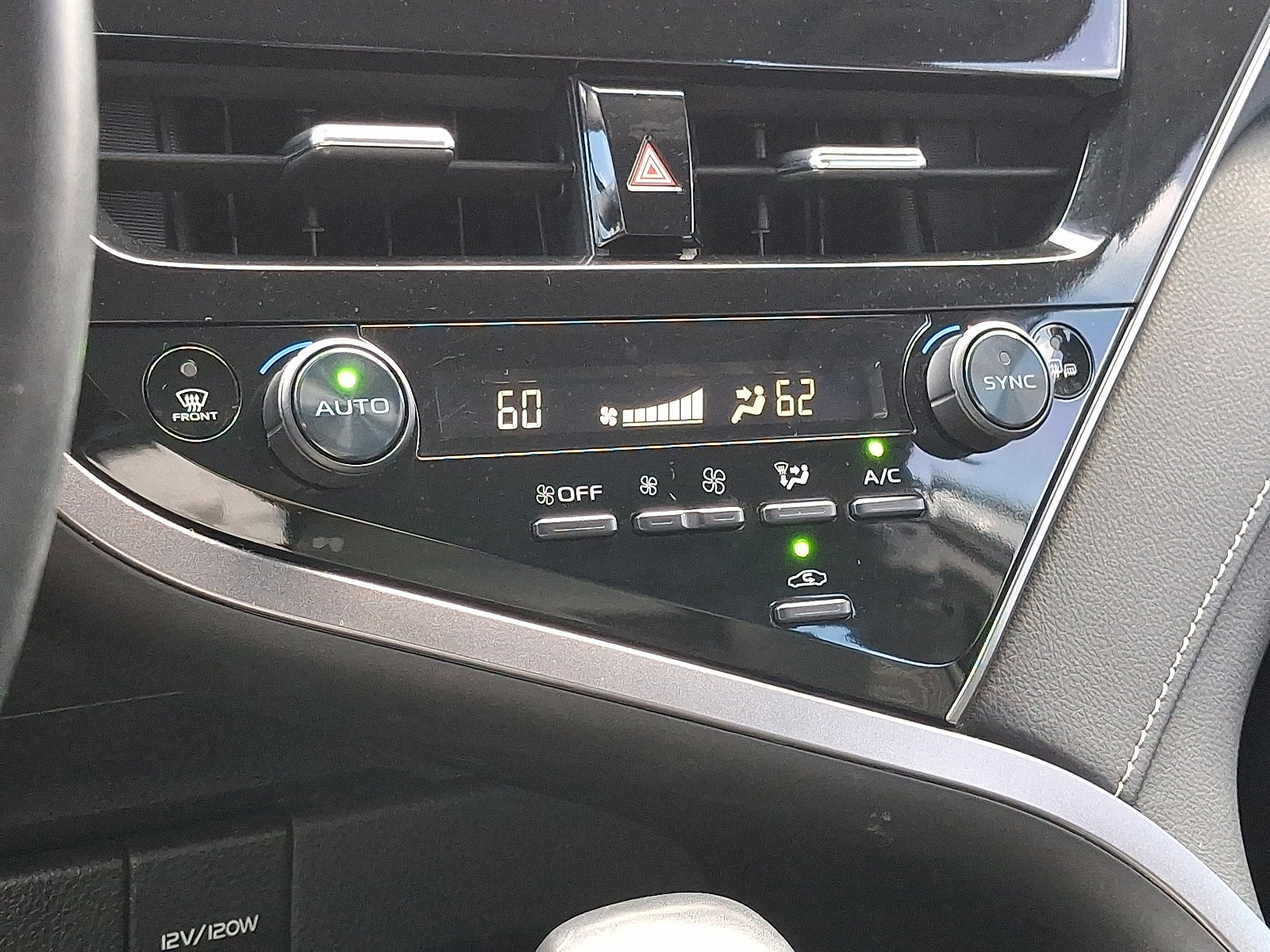 Certified 2022 Toyota Camry SE w/ Convenience Package image 16