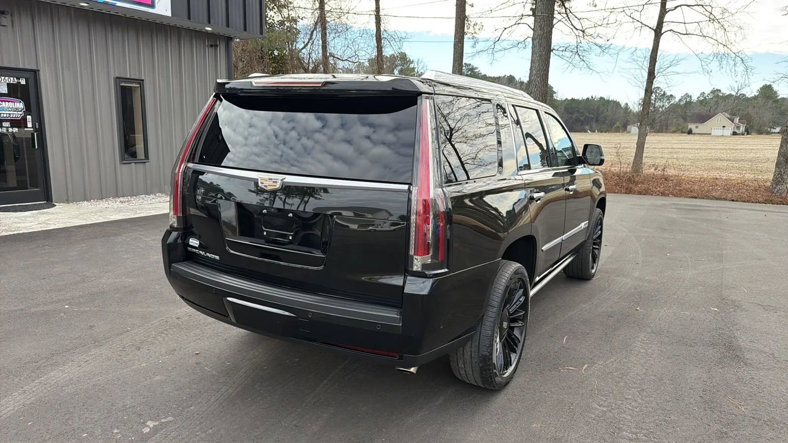 Used 2017 Cadillac Escalade Platinum image 8