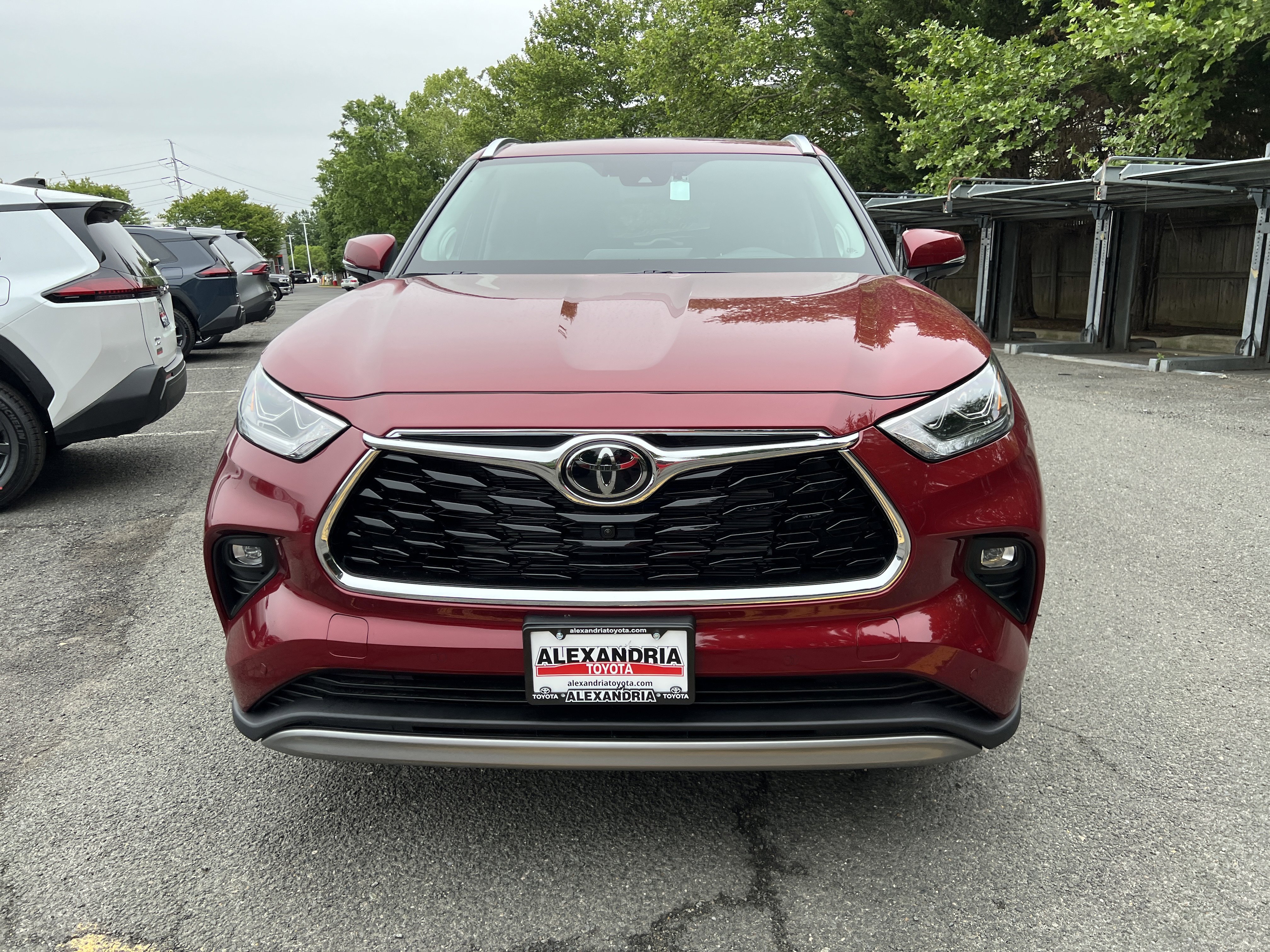 New 2026 Toyota Highlander Platinum AWD/4WD image 2