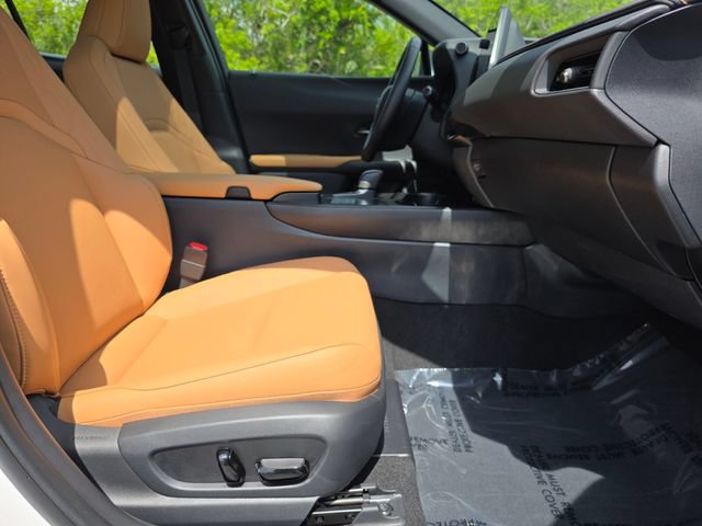 Used 2025 Lexus UX 300h FWD w/ Accessory Package (Z1) image 10