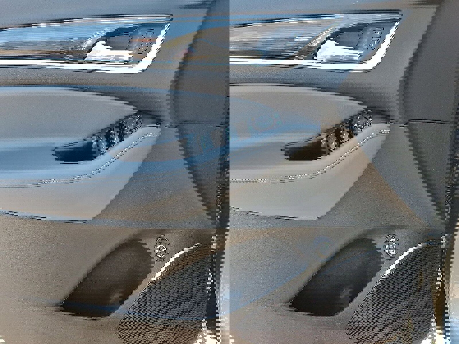 Certified 2024 Buick Enclave Essence w/ Technology Package image 21