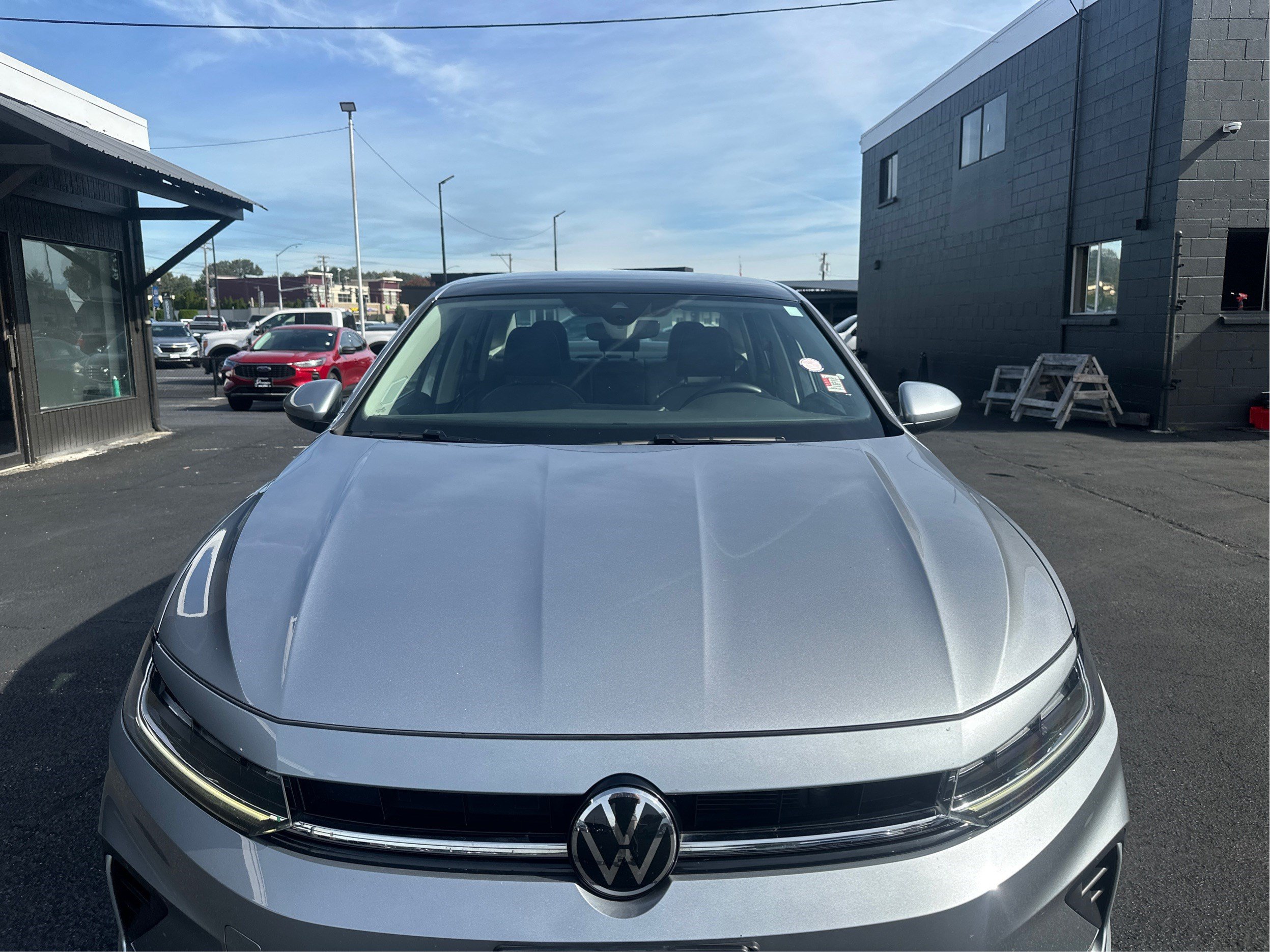 Used 2025 Volkswagen Jetta SE FWD image 25