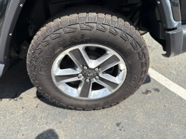 Used 2022 Jeep Wrangler Unlimited Sahara AWD/4WD image 30