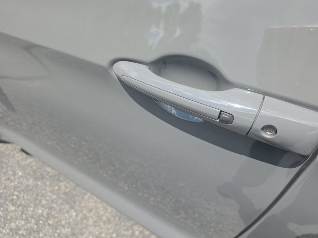 Used 2025 Chrysler Pacifica Select FWD image 10