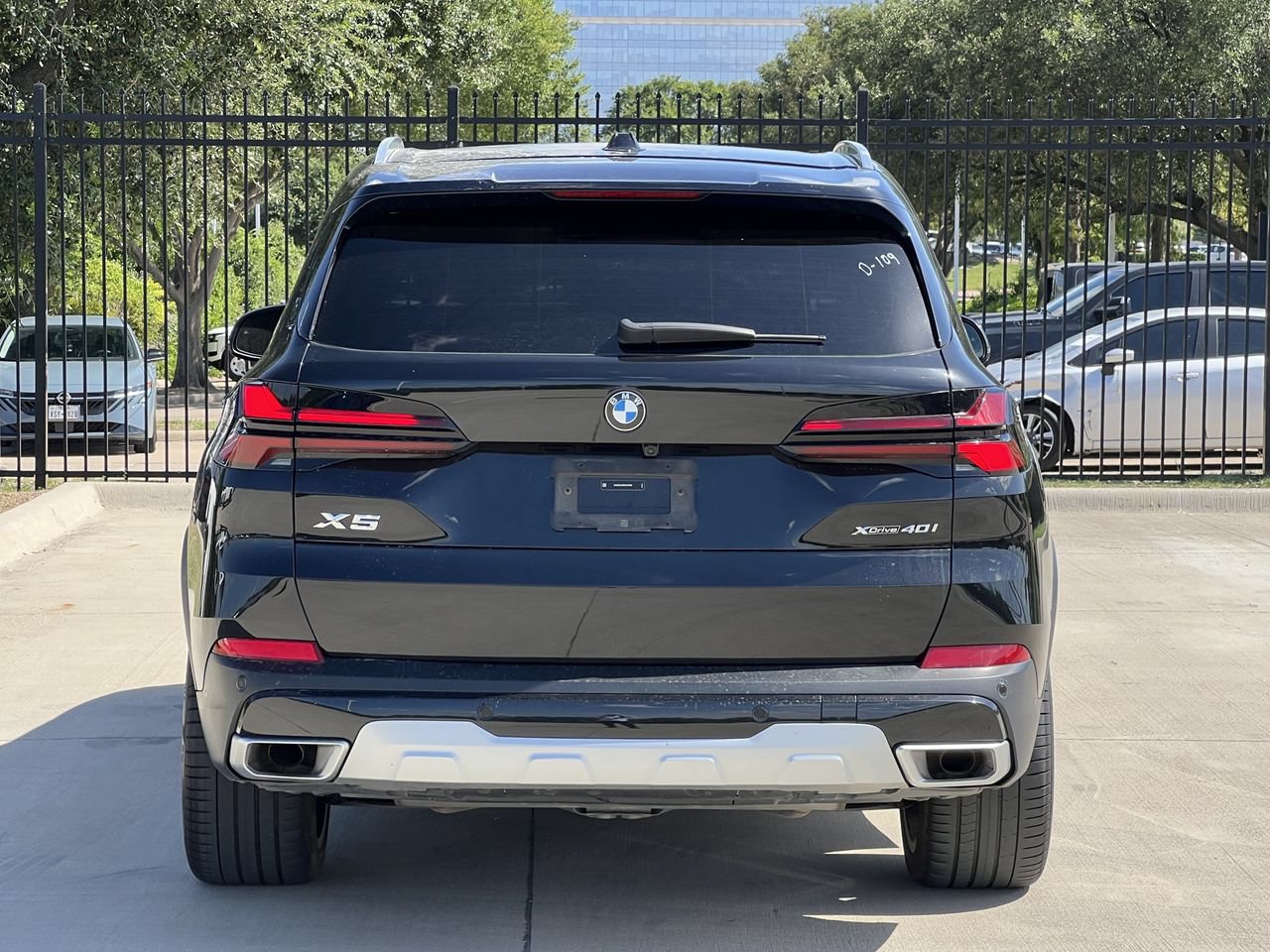 Used 2024 BMW X5 xDrive40i w/ Premium Package AWD/4WD image 4