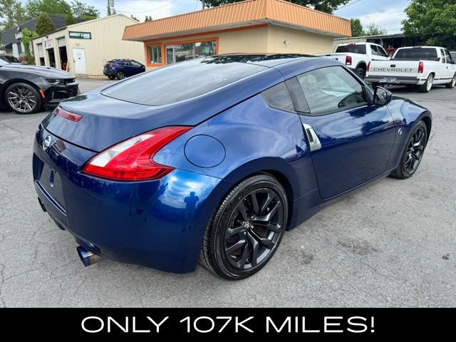 Used 2016 Nissan 370Z Coupe RWD image 2