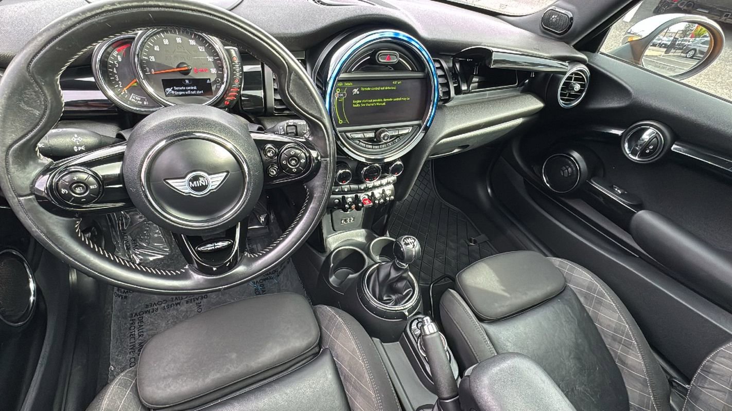 Used 2015 MINI Cooper 2-Door Hardtop FWD image 16