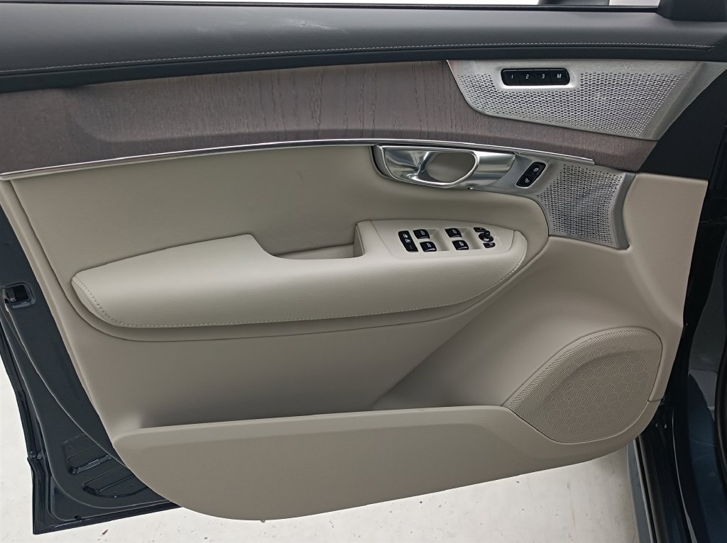 New 2027 Volvo XC90 T8 Ultra AWD/4WD image 10