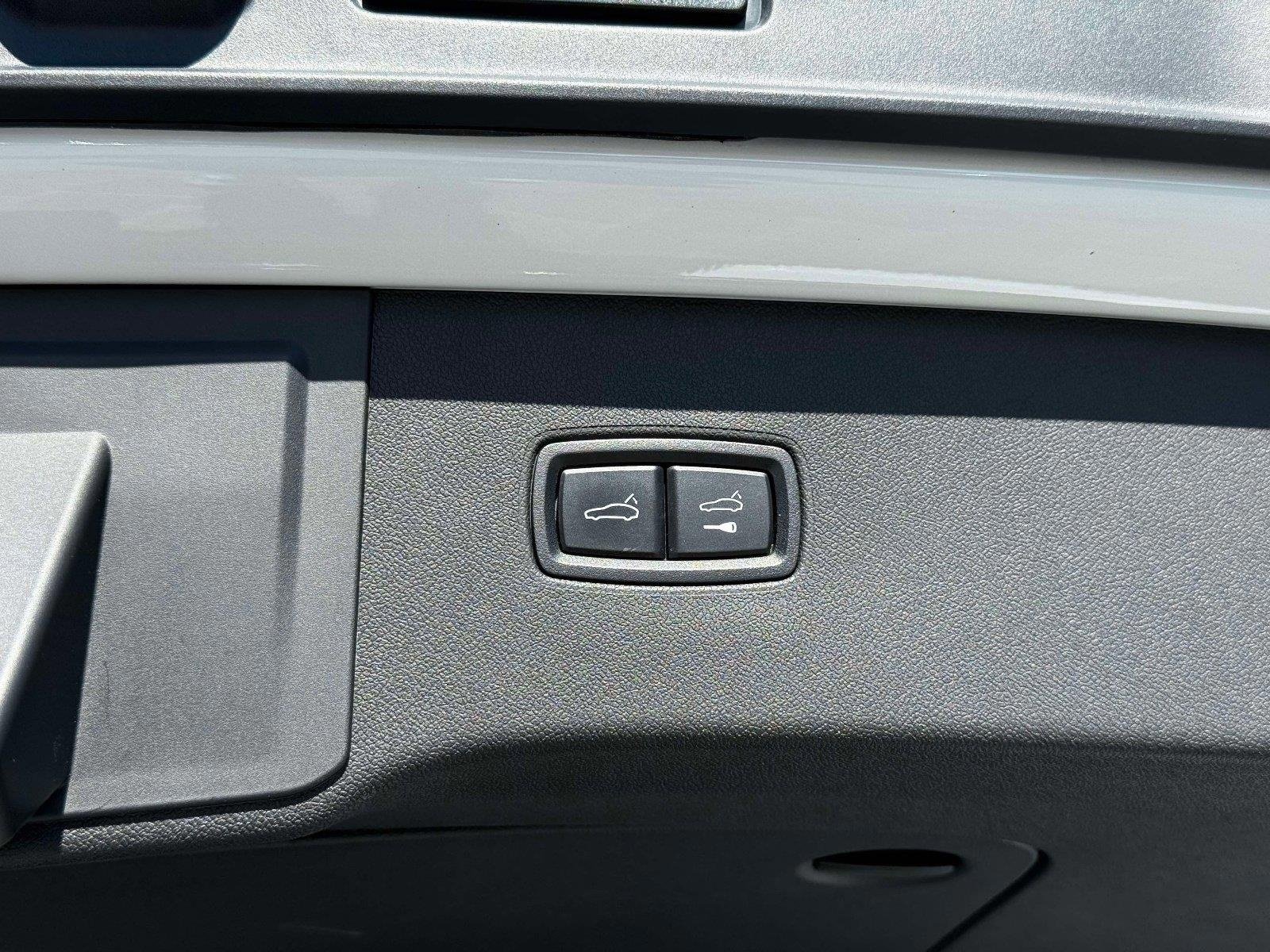 Used 2024 Porsche Cayenne AWD/4WD image 26