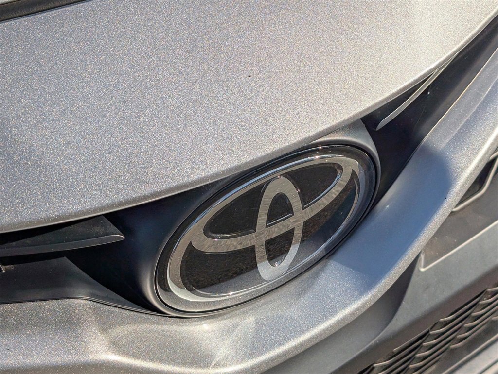 Used 2023 Toyota Camry SE image 9