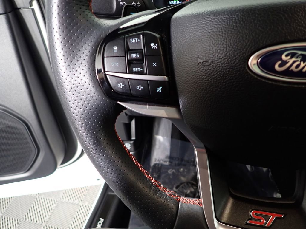 Used 2025 Ford Explorer ST image 32