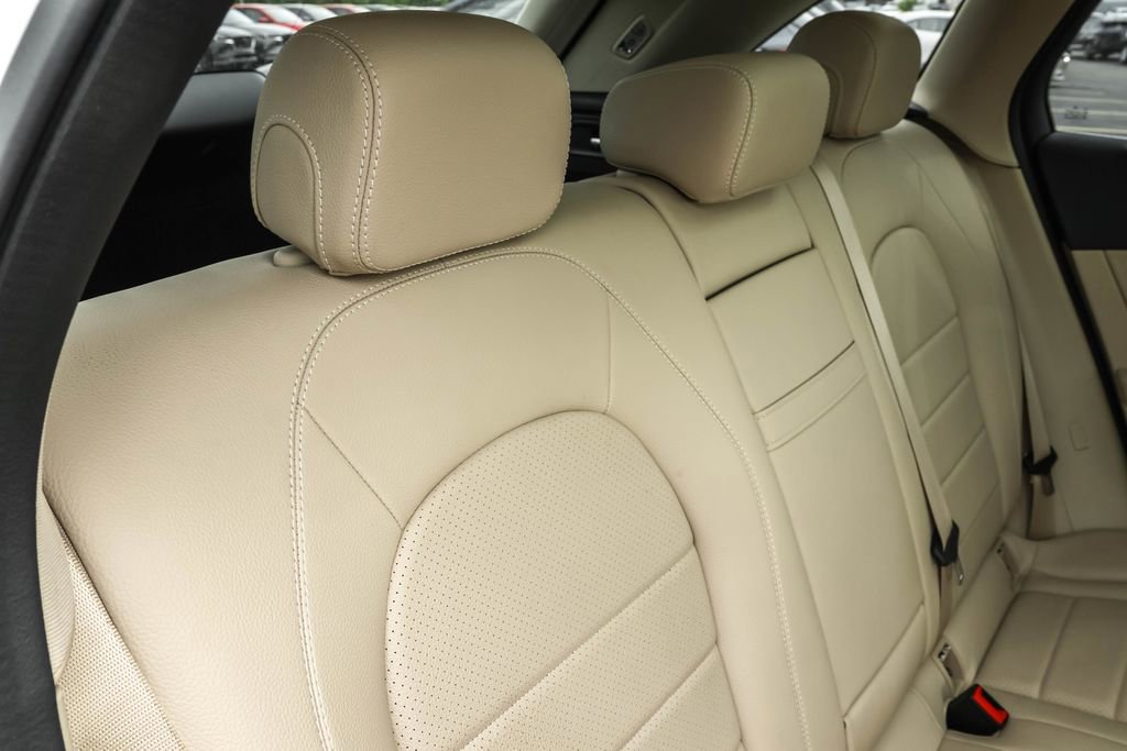 Used 2022 Mercedes-Benz GLC 300 4MATIC image 32