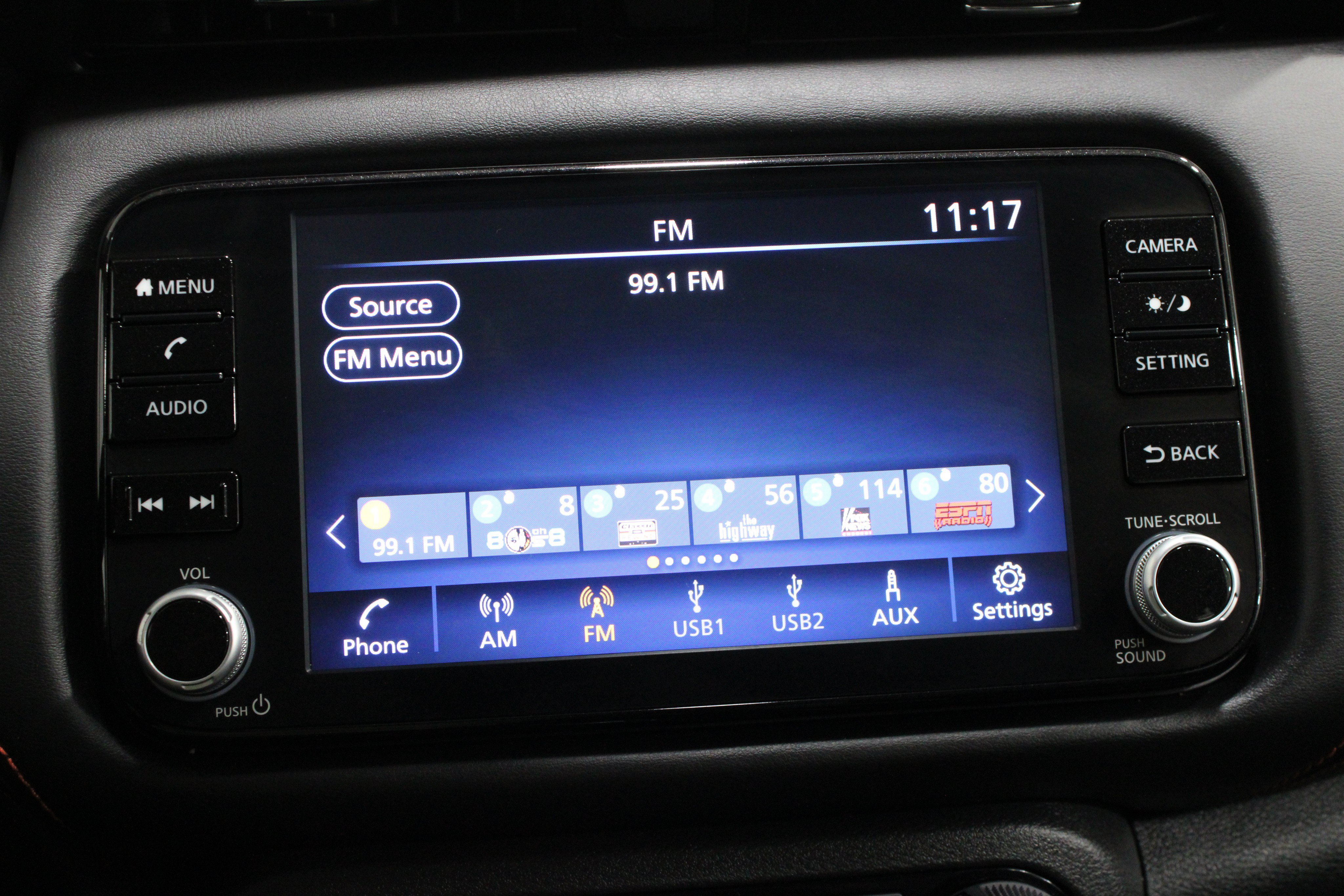 Used 2023 Nissan Kicks SR w/ SR Premium Package FWD image 13