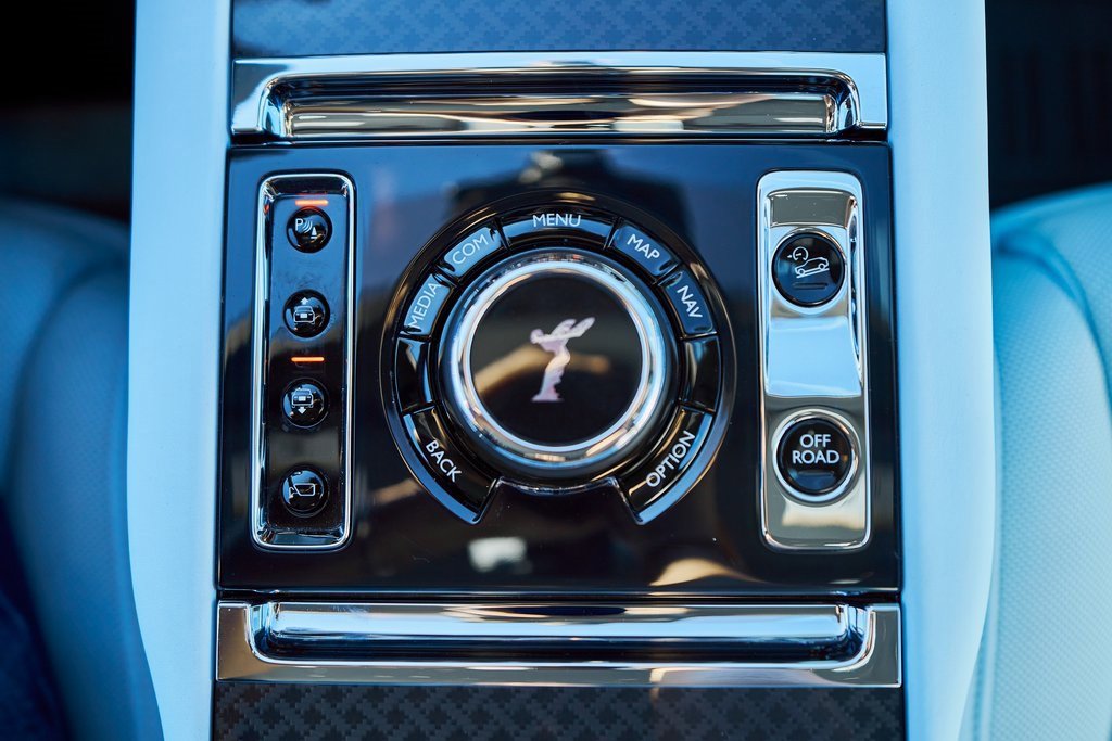 Used 2022 Rolls-Royce Cullinan Black Badge w/ Dark Exterior Package image 66