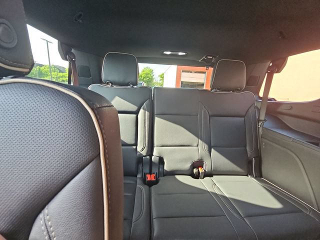 Used 2025 Chevrolet Tahoe Premier AWD/4WD image 37