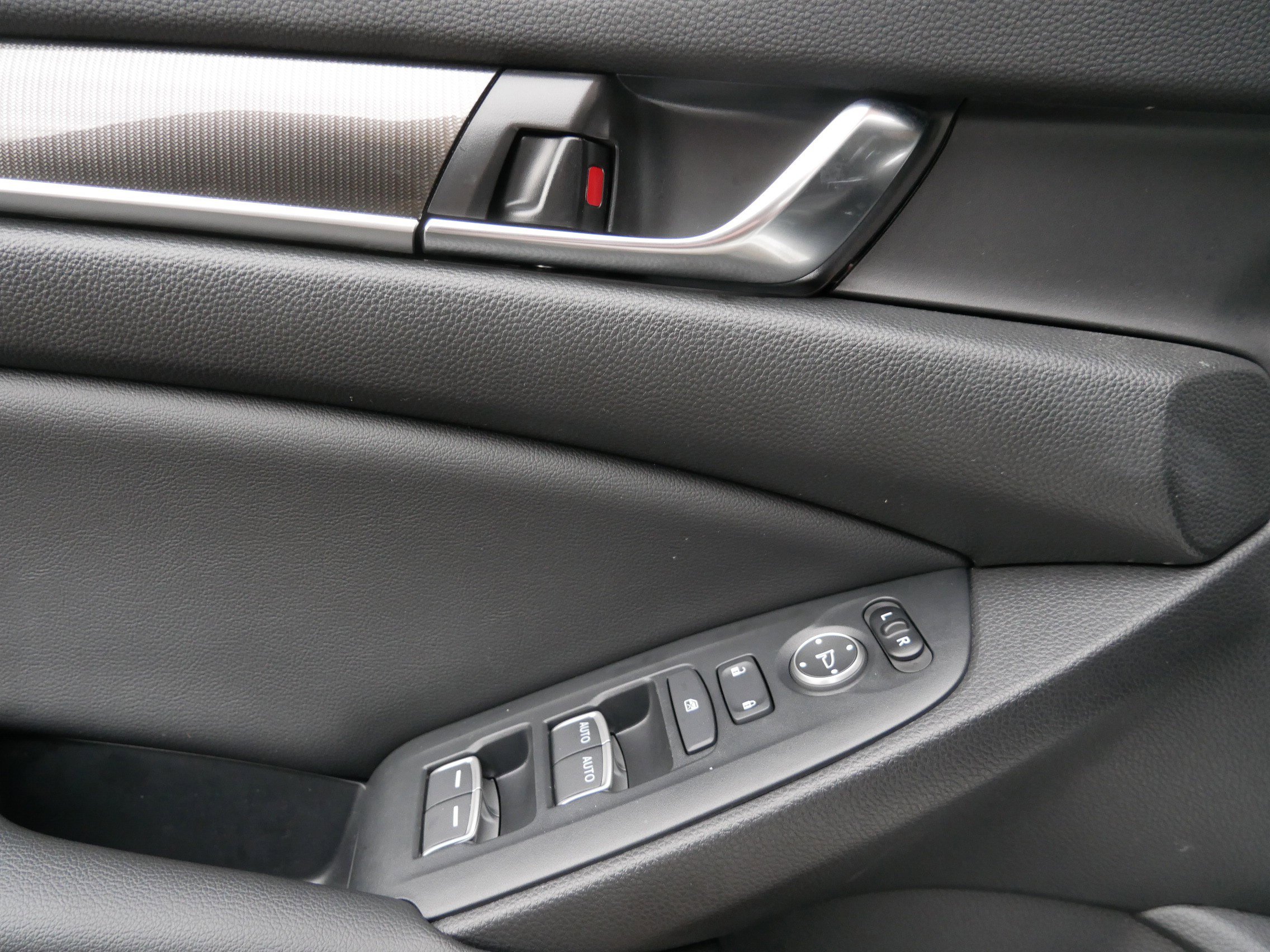 Used 2022 Honda Accord Sport image 9