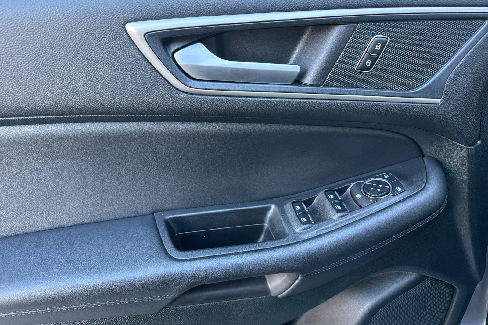 Certified 2024 Ford Edge SEL w/ Convenience Package image 12