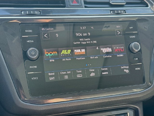 Used 2018 Volkswagen Tiguan SE w/ Panoramic Sunroof Package AWD/4WD image 20