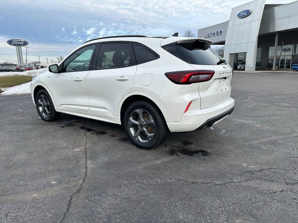 Used 2024 Ford Escape ST-Line Select image 3