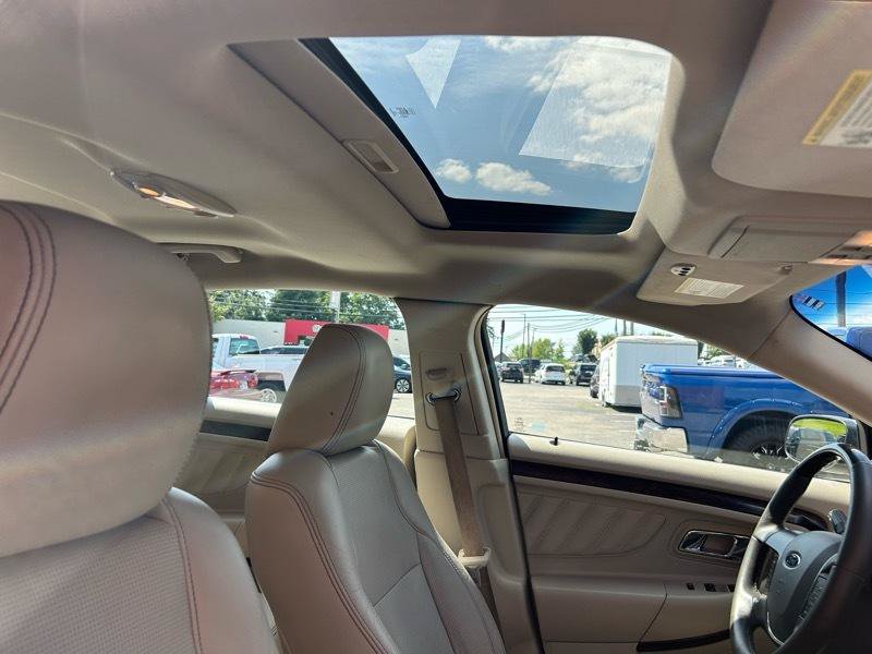 Used 2010 Ford Taurus Limited FWD image 12