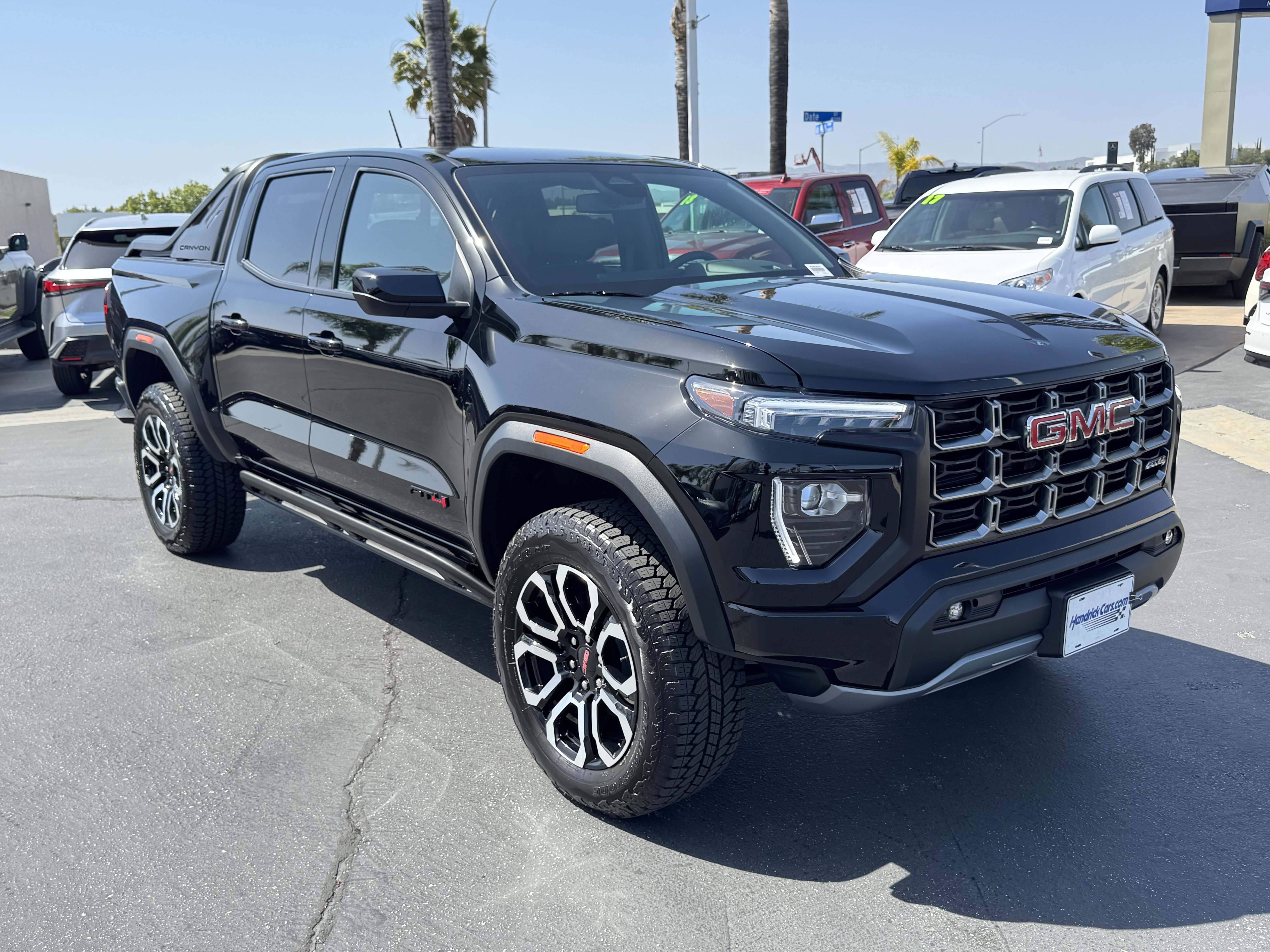 Used 2025 GMC Canyon AT4 w/ Nightfall Edition AWD/4WD image 2