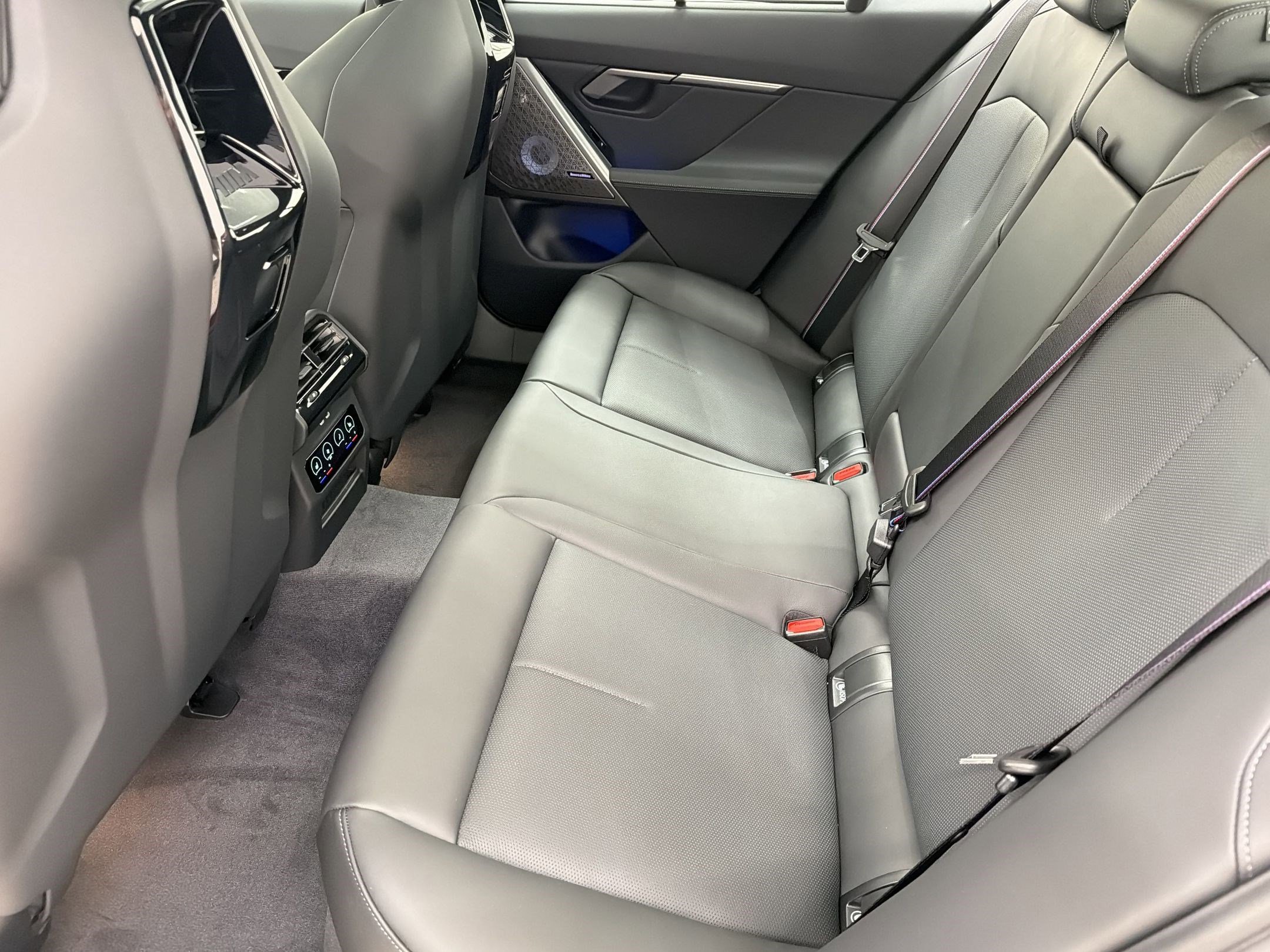New 2026 BMW M5 w/ Executive Package AWD/4WD image 14