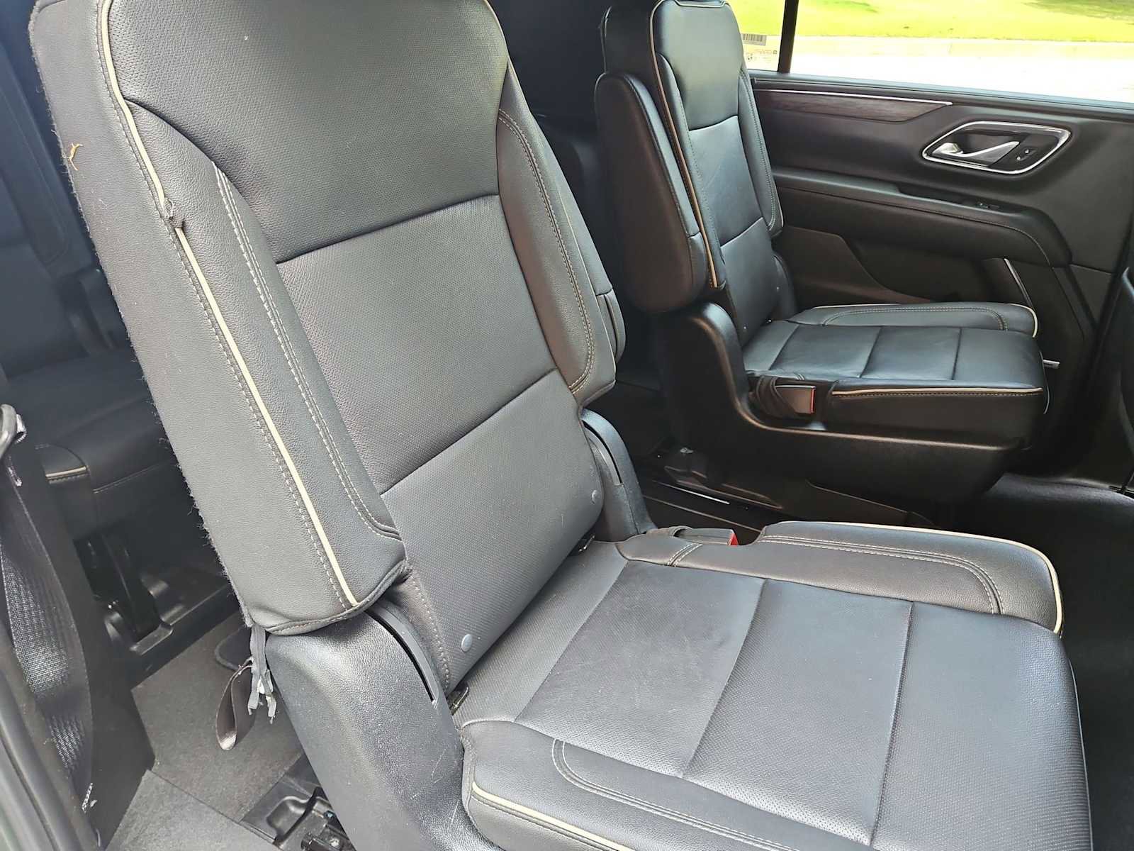 Used 2023 Chevrolet Suburban Premier AWD/4WD image 21