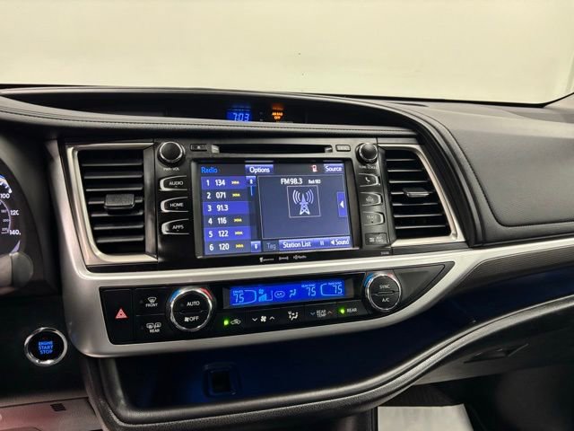 Used 2019 Toyota Highlander SE image 24
