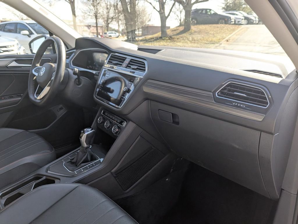 Used 2024 Volkswagen Tiguan Wolfsburg Edition image 32