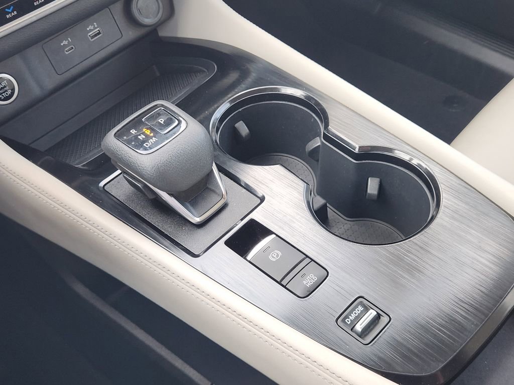 Used 2023 Nissan Rogue SL w/ SL Premium Package image 19