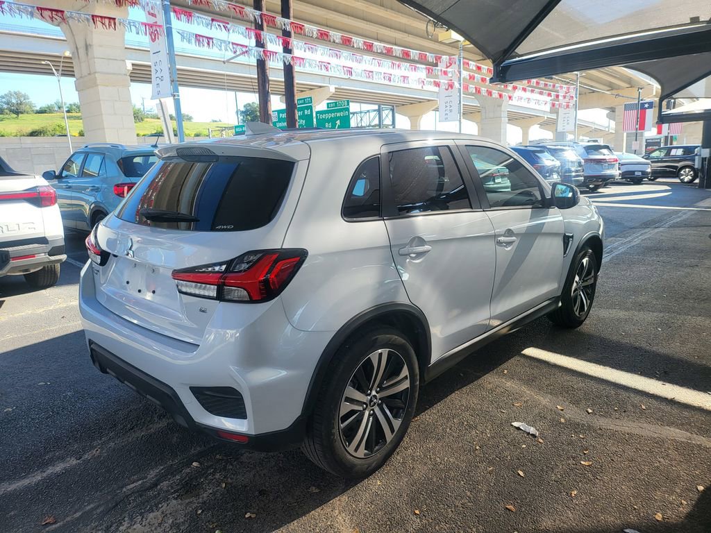 Used 2025 Mitsubishi Outlander Sport SE AWD/4WD image 8