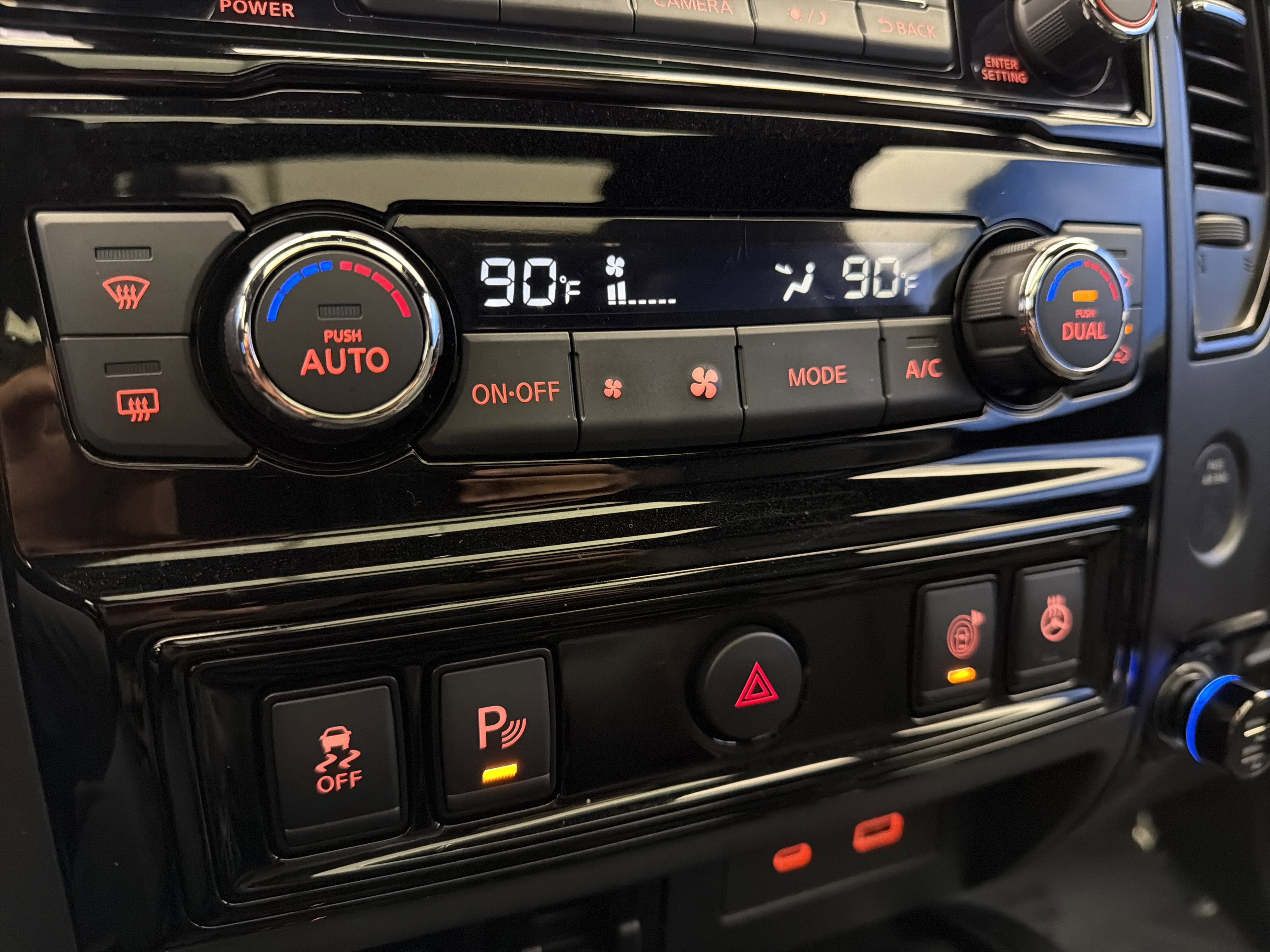 Used 2023 Nissan Titan PRO-4X w/ Pro-4x Convenience Package image 23