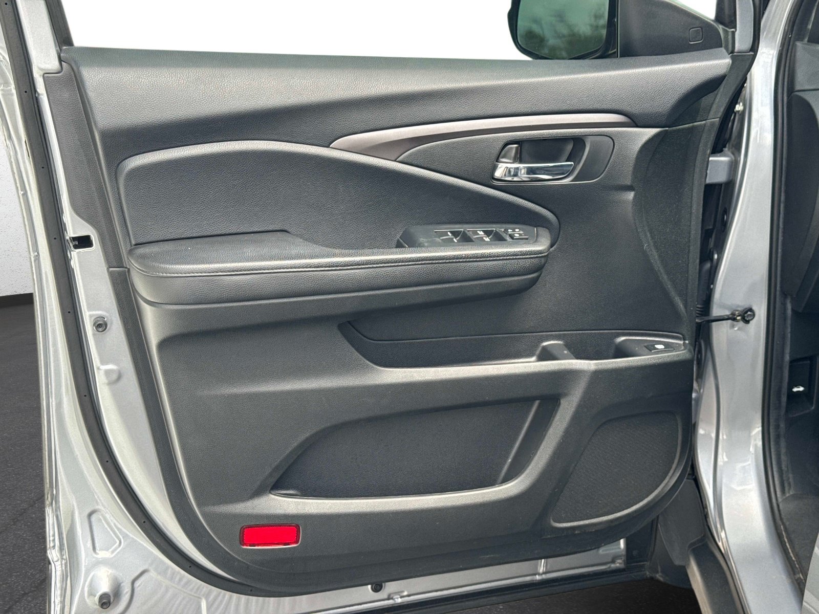 Used 2022 Honda Pilot Sport image 18