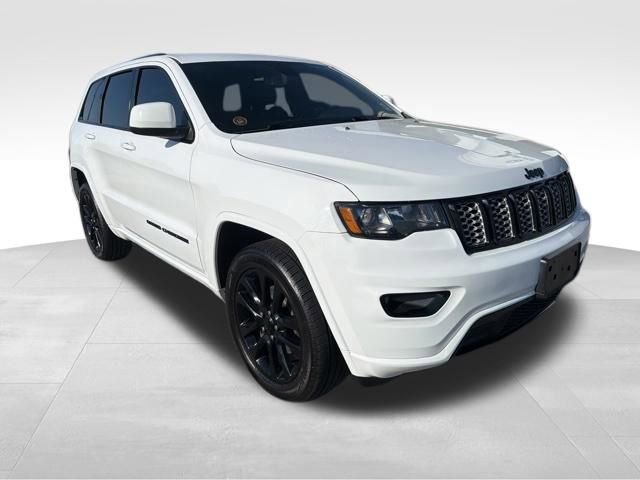 Used 2020 Jeep Grand Cherokee Altitude AWD/4WD image 17