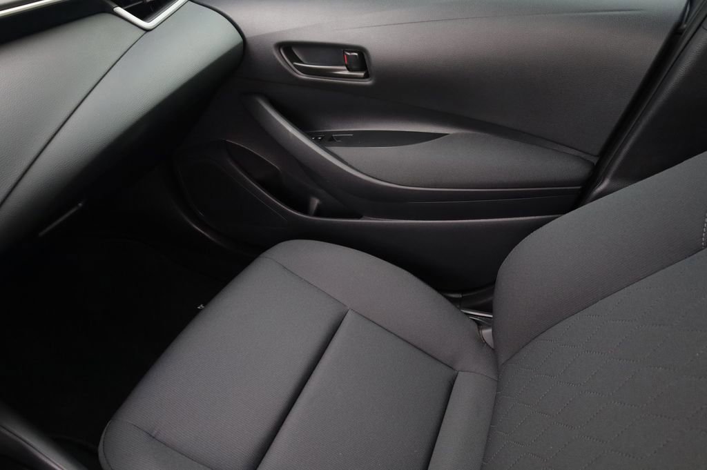 Used 2026 Toyota Corolla LE FWD image 10