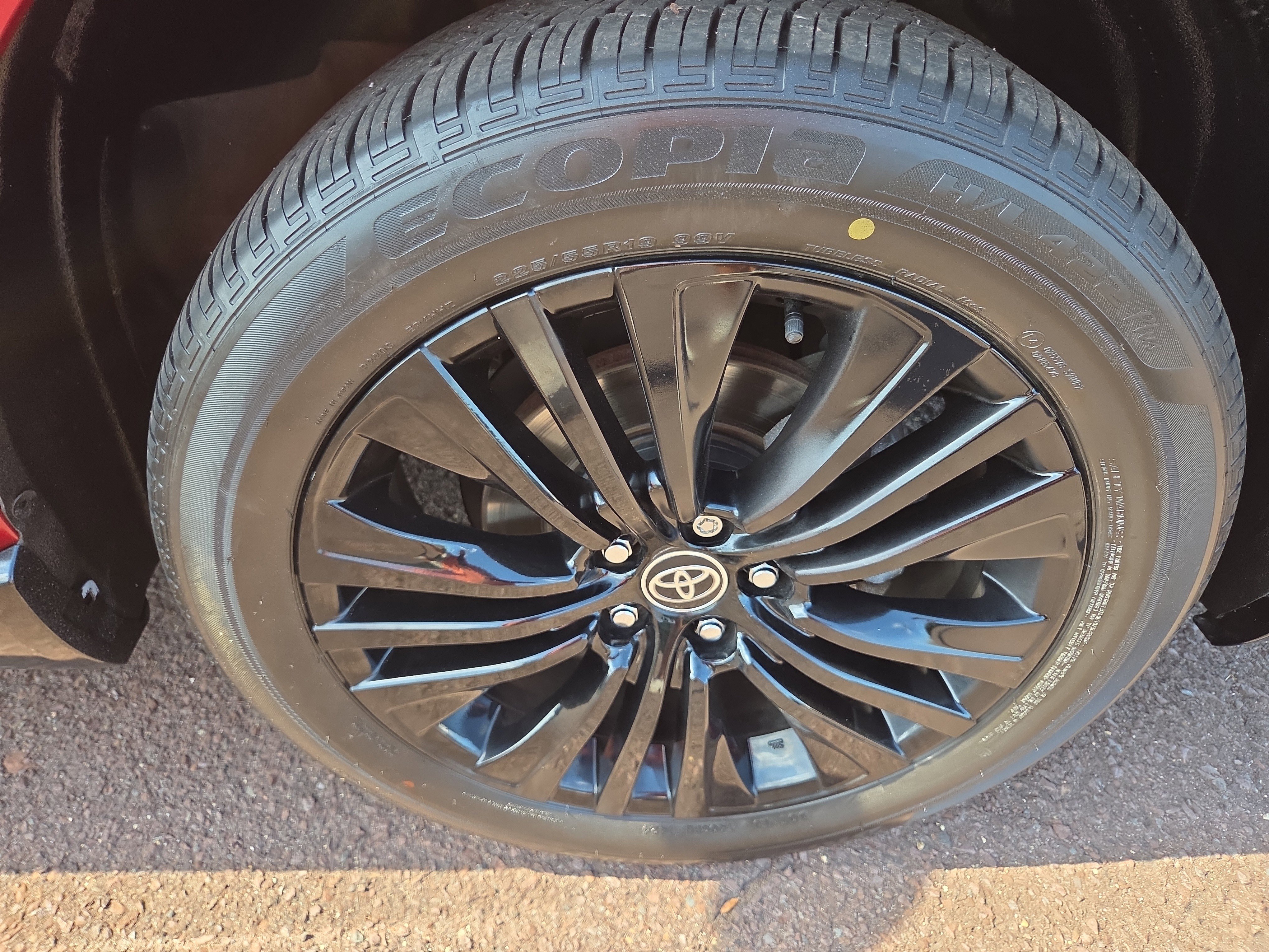 Certified 2023 Toyota Venza XLE image 9