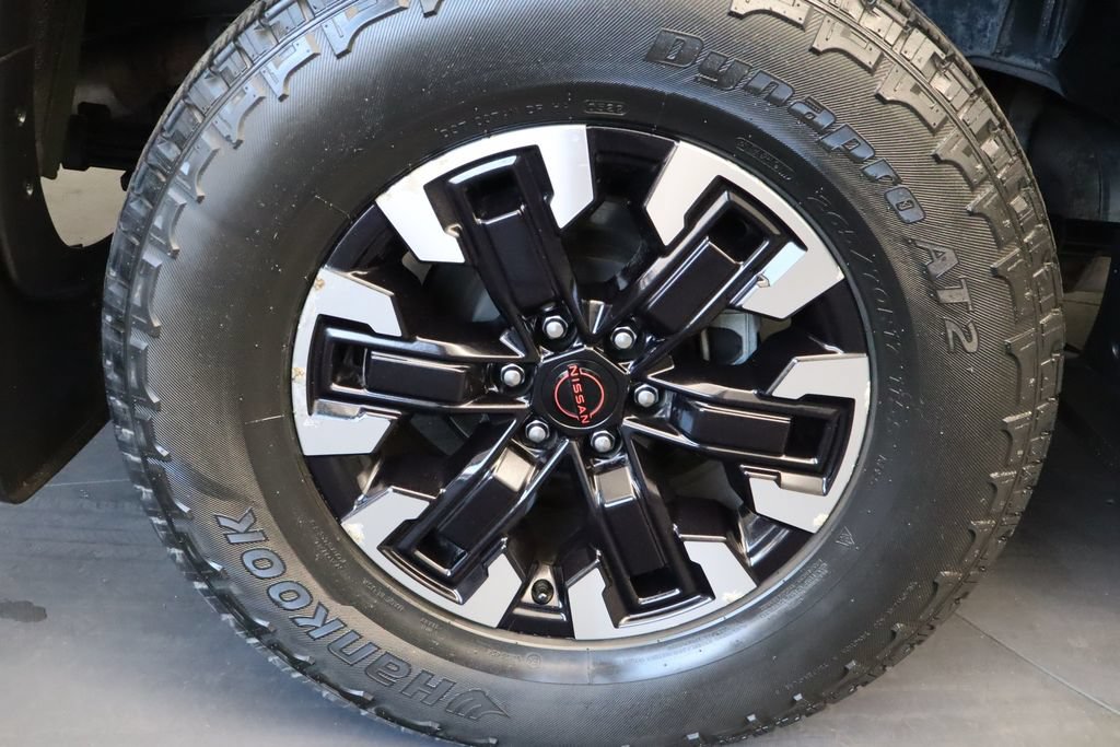 Used 2022 Nissan Frontier Pro-X RWD image 11