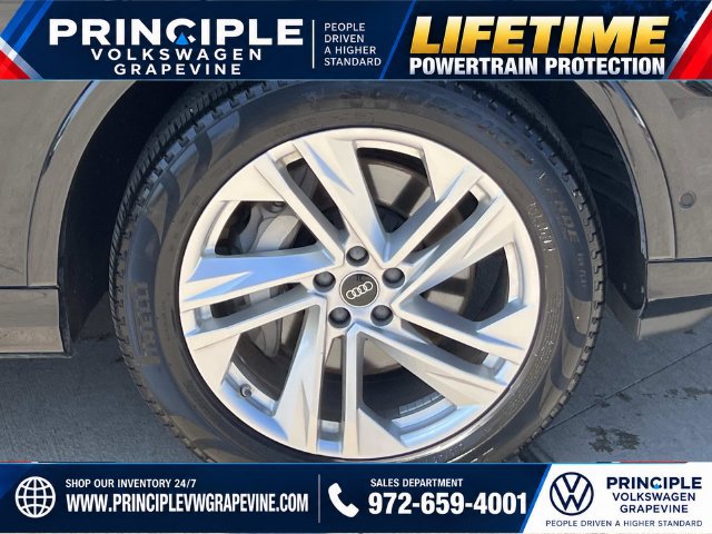 Used 2023 Audi Q7 3.0T Premium w/ Convenience Package AWD/4WD image 3