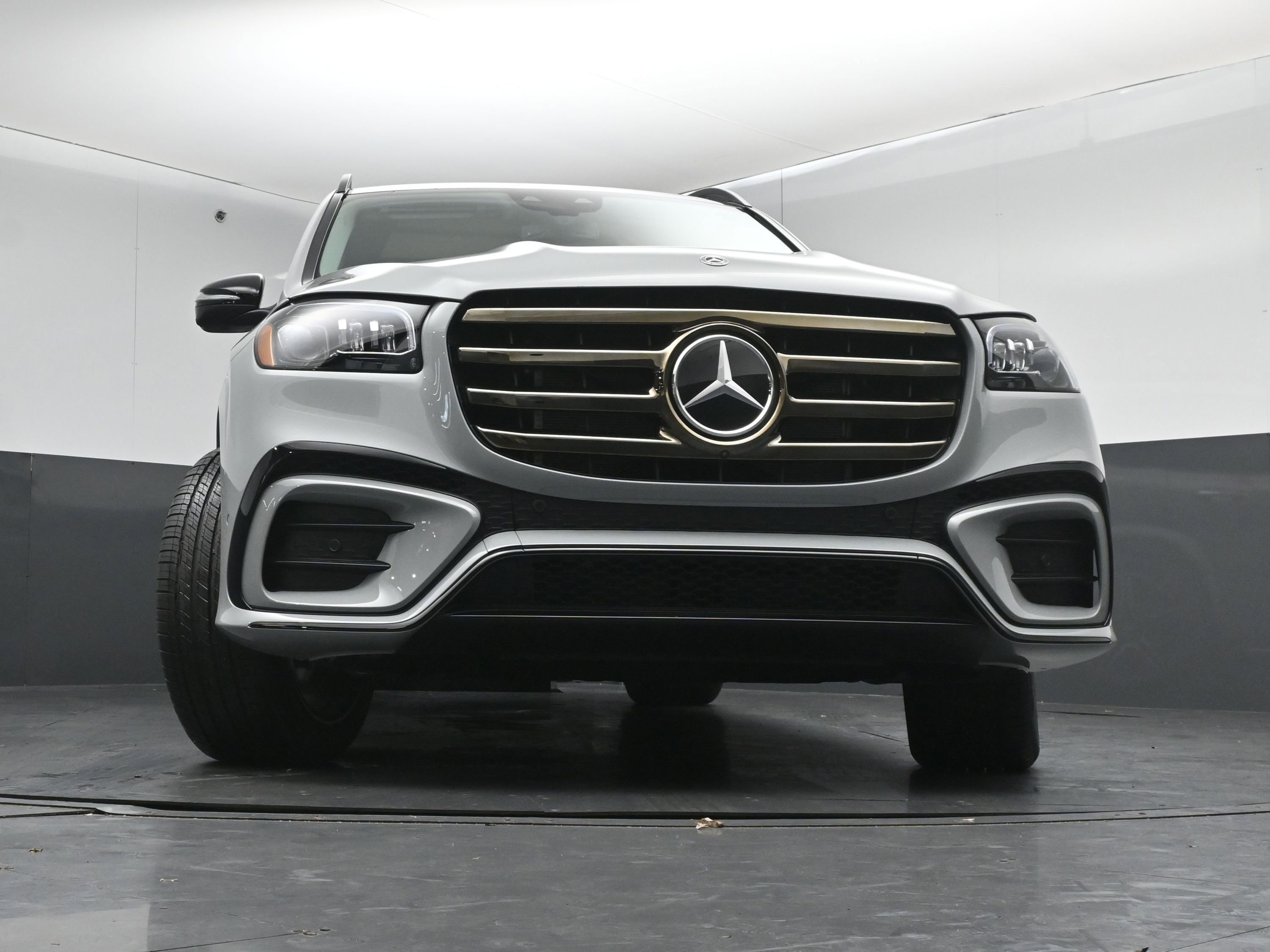 New 2026 Mercedes-Benz GLS 450 4MATIC image 39