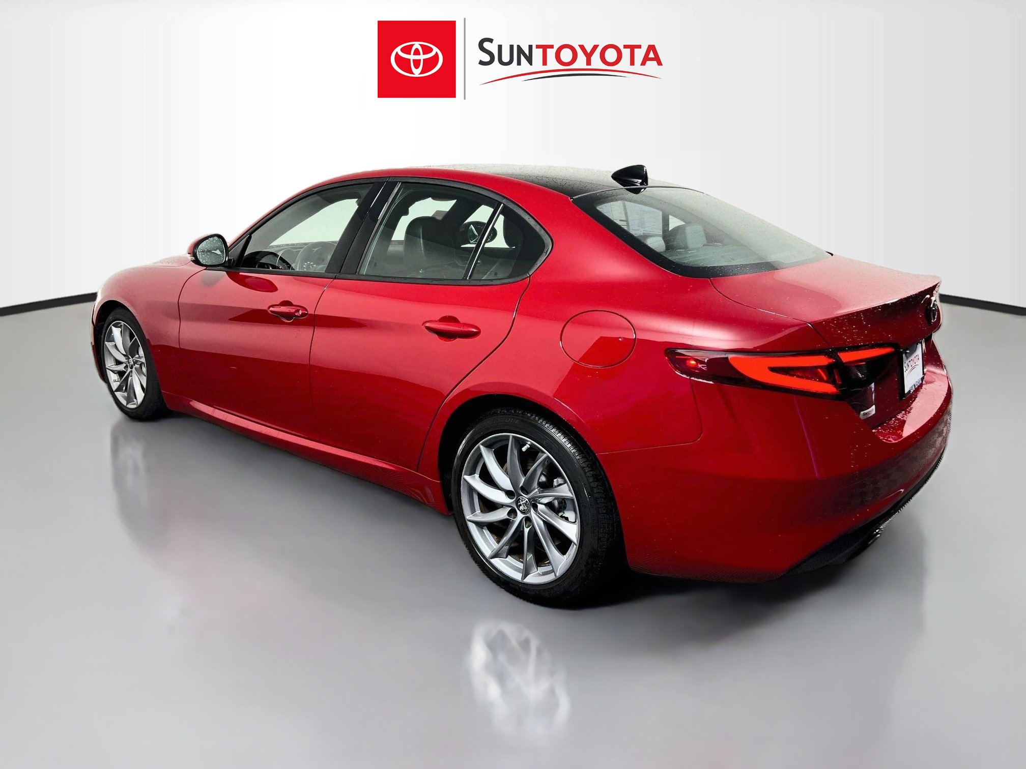 Used 2023 Alfa Romeo Giulia Sprint RWD image 6