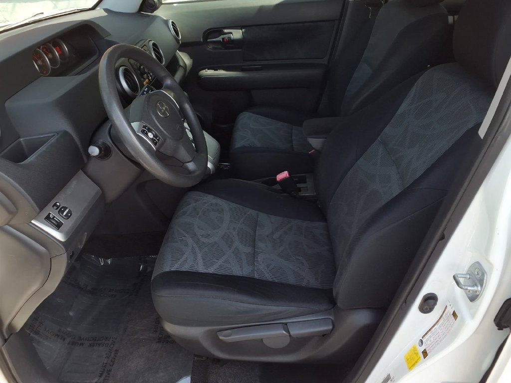 Used 2012 Scion xB FWD image 18