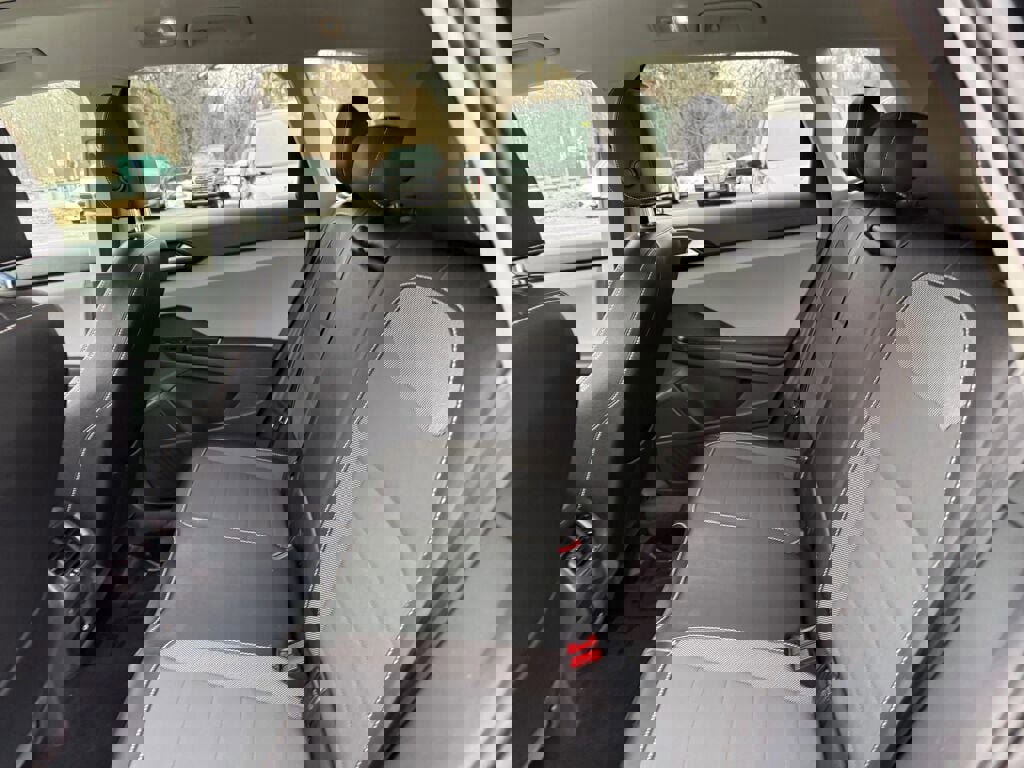 Used 2023 Volkswagen Taos SE w/ Panoramic Sunroof Package image 24