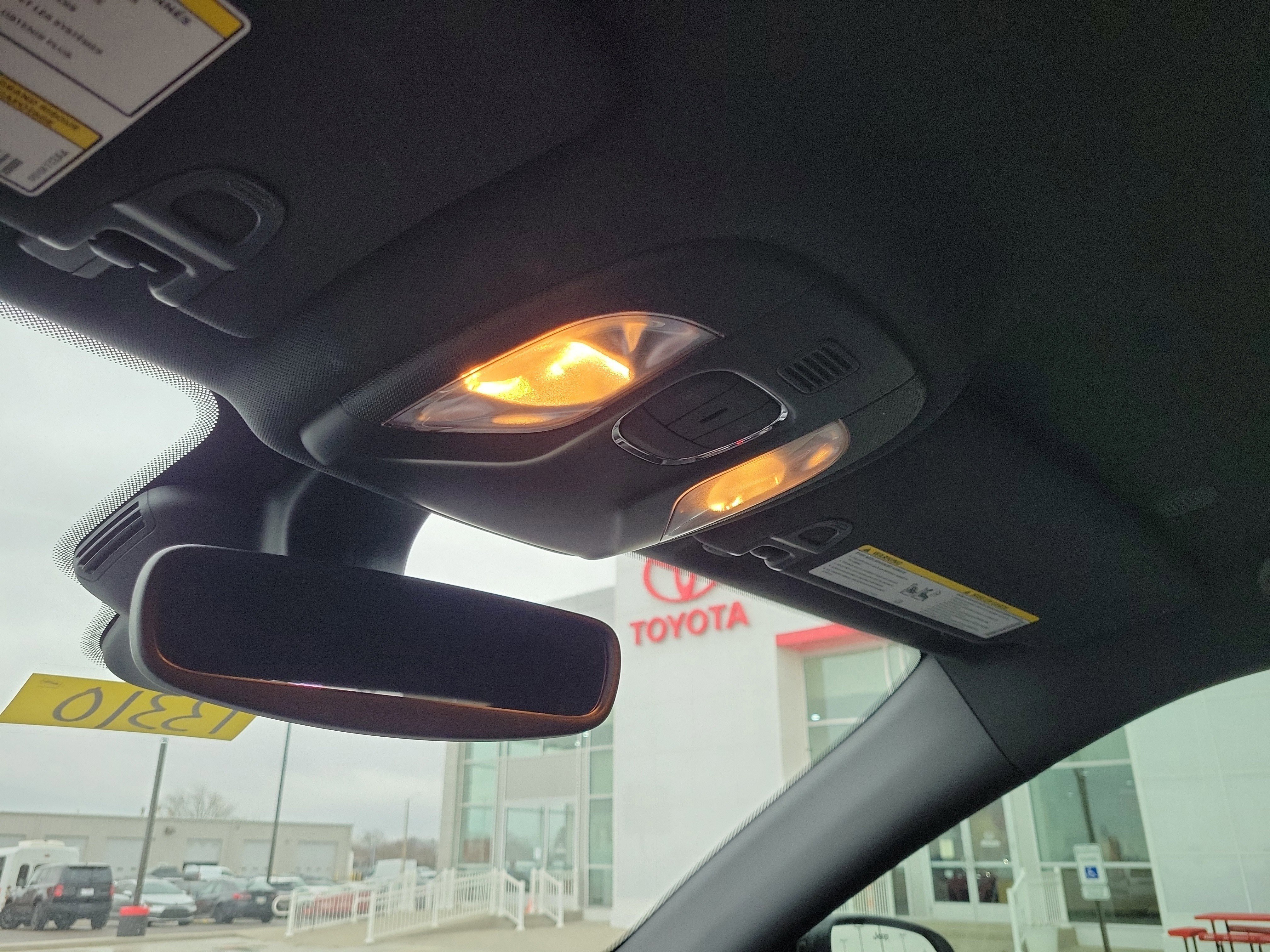 Used 2023 Jeep Compass Latitude image 30