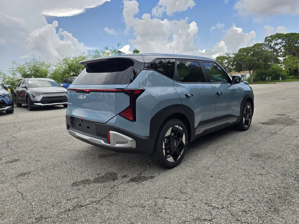 New 2027 Kia Seltos S FWD image 8