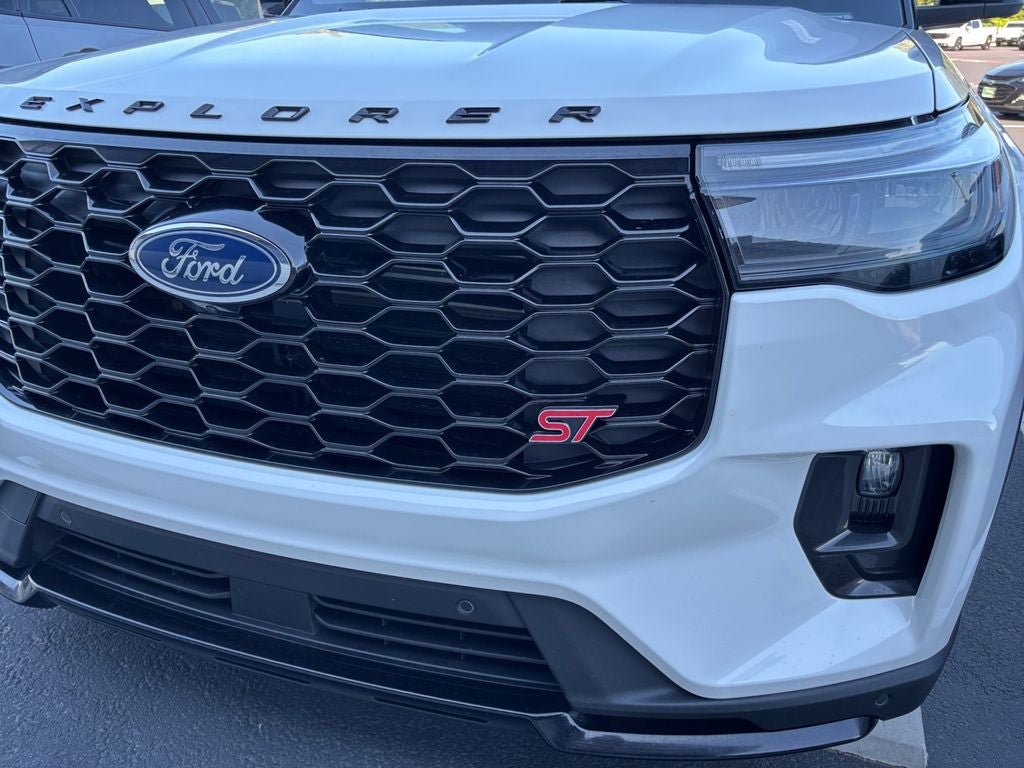 Used 2025 Ford Explorer ST AWD/4WD image 34