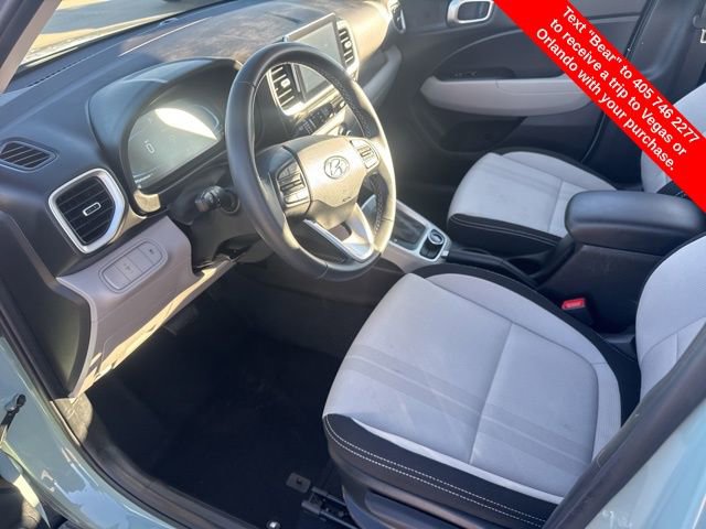 Used 2025 Hyundai Venue SEL image 15