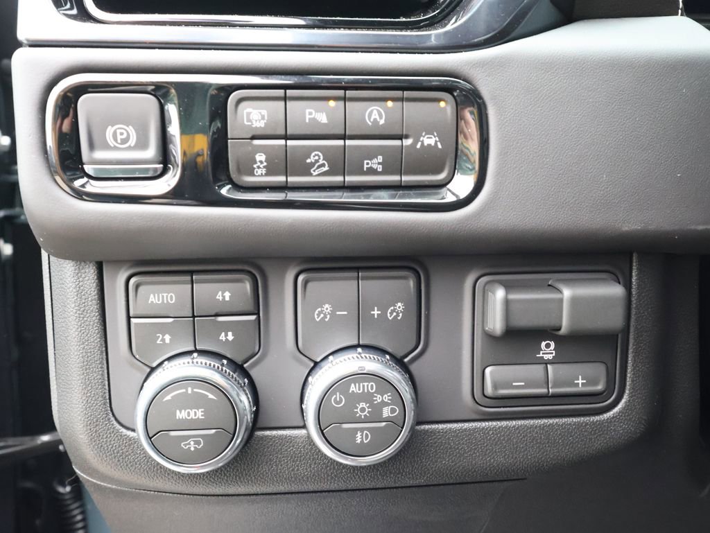 New 2026 GMC Yukon XL AT4 Ultimate image 13