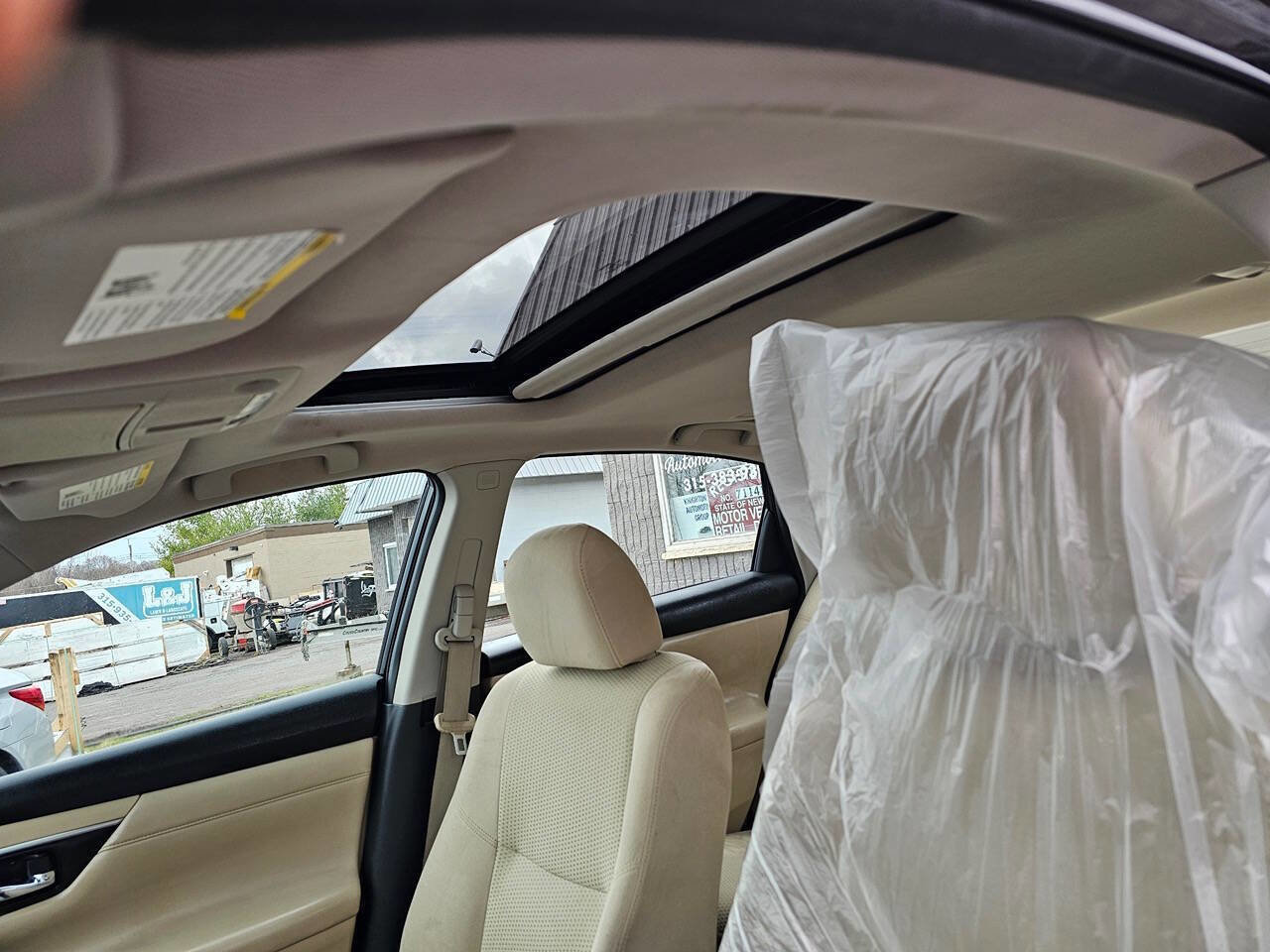 Used 2015 Nissan Altima 2.5 SV w/ Convenience Package FWD image 11